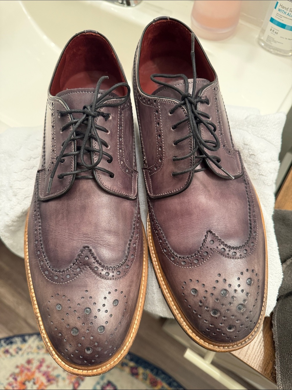 Magnanni Classic Men's Wingtip Brogue Oxfords in Deep Burgundy